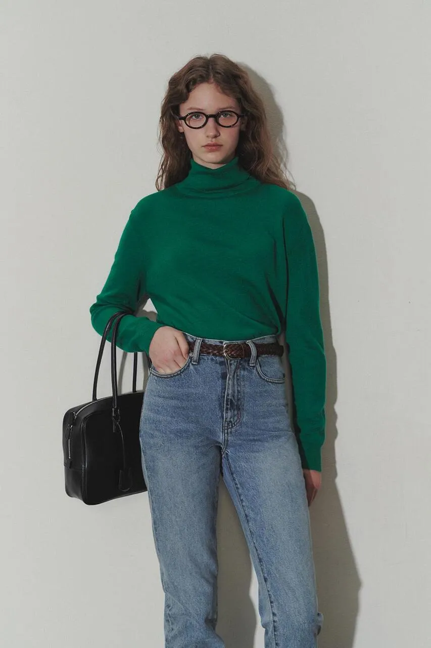 ESSENTIAL CASHMERE TURTLENECK SWEATER