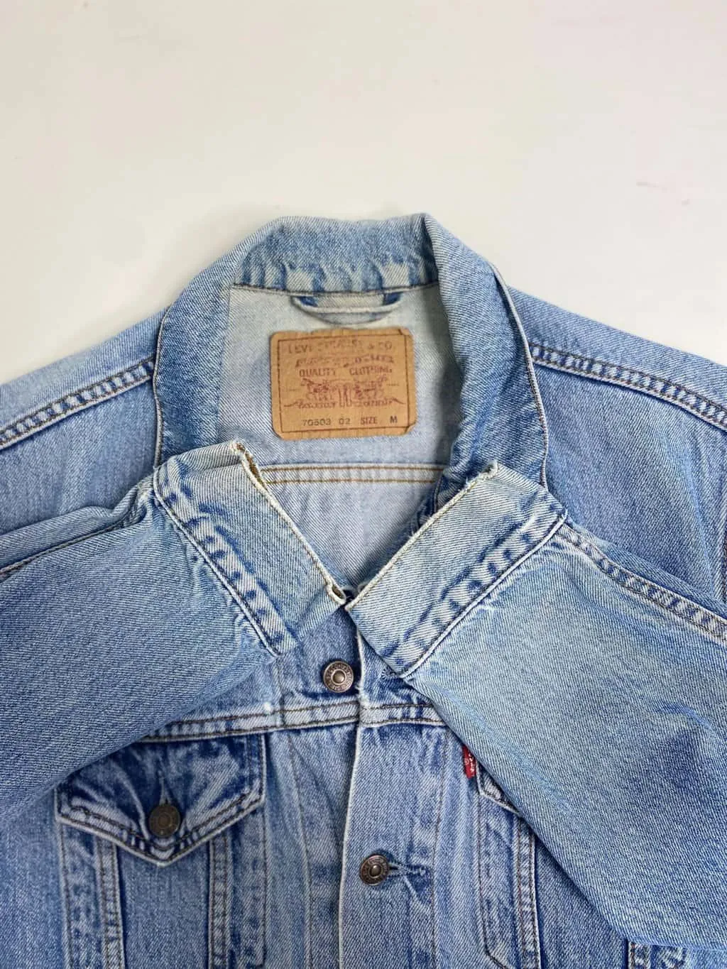 Vintage Levis trucker denim jacket in stonewash blue – Medium